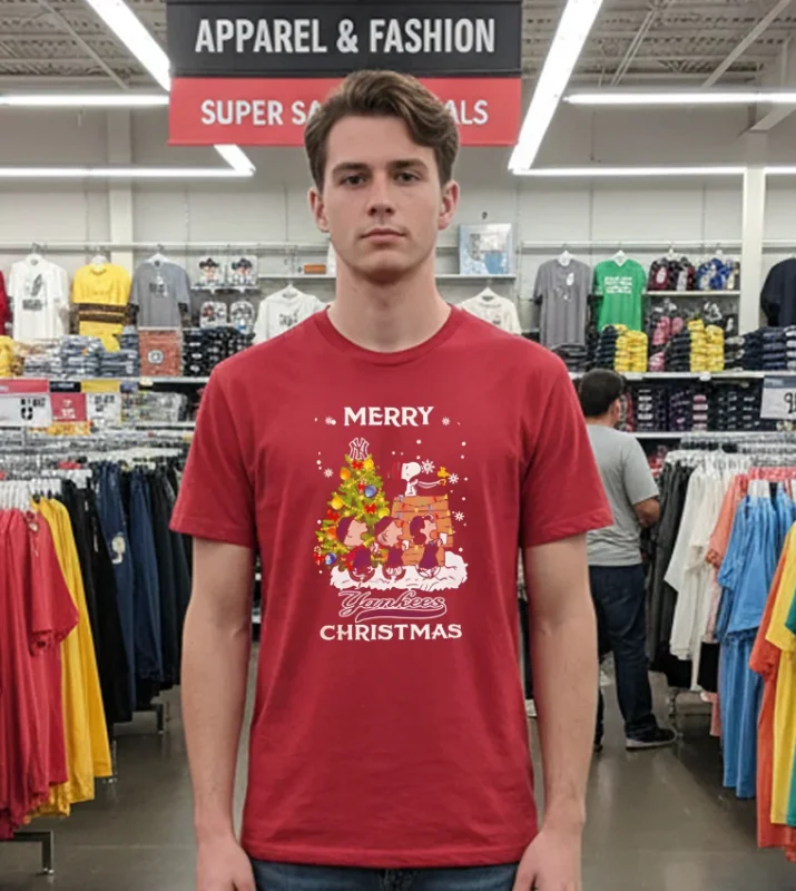 2024 New York Yankees Snoopy And Friends Merry Christmas   Red T Shirt