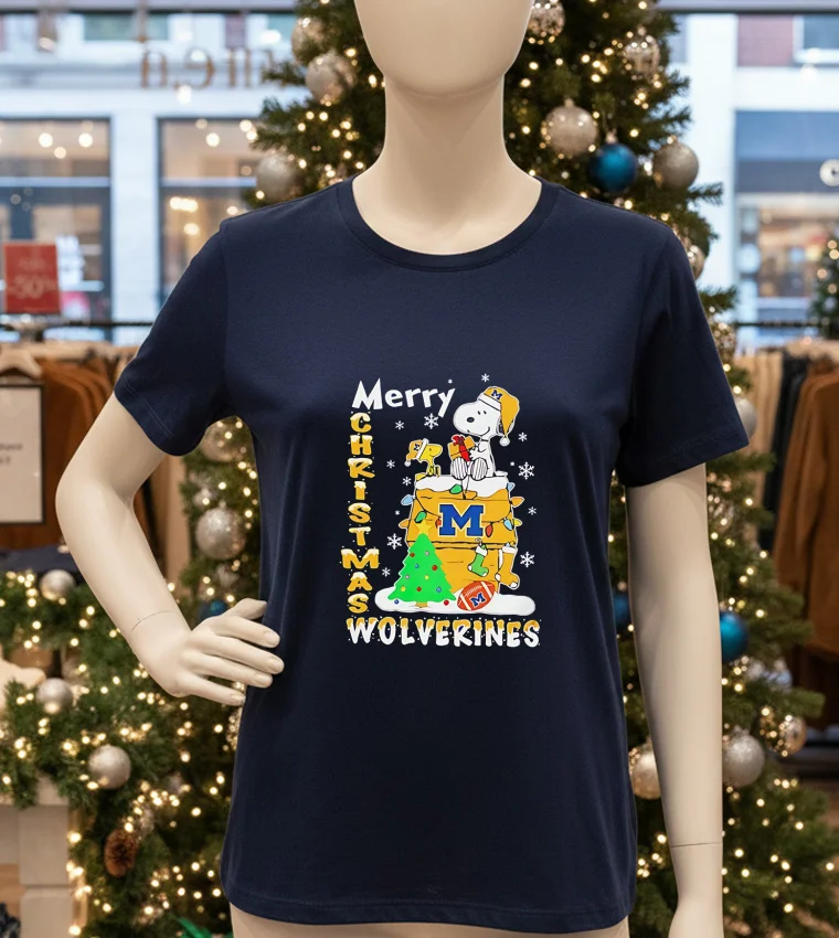 Snoopy And Woodstock Merry Christmas Michigan Wolverines - navy-t-shirt Snoopy And Woodstock Merry Christmas Michigan Wolverines Navy T Shirt