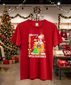 Snoopy and Woodstock Merry Christmas Michigan Wolverines American style t-shirt