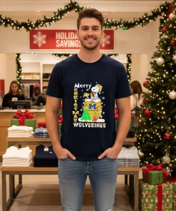 Snoopy and Woodstock Merry Christmas Michigan Wolverines American style t-shirt
